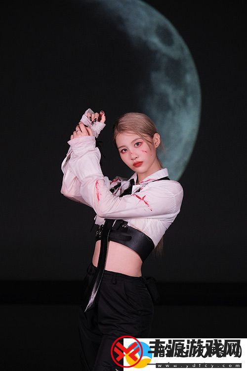 陆雨婷最新单曲CRAZY释出MV