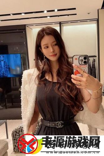 大狗锁住女人狗的视频大全-展现趣味互动-网友:大狗真是太逗了!
