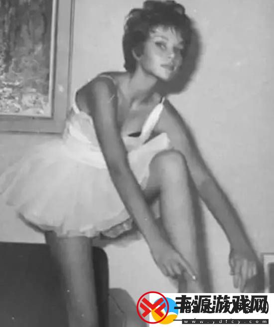 整容成“猫女”的瑞士名媛因心脏衰竭去世