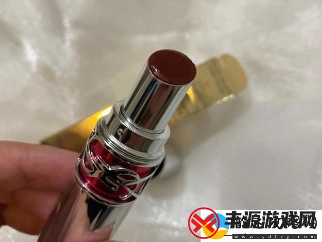 “呦-YSL蜜桃色6I!民热议你-咋不上天-”