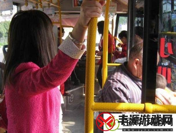 公交一晃一晃就进去了怎么办啊-面对公交意外的应对策略
