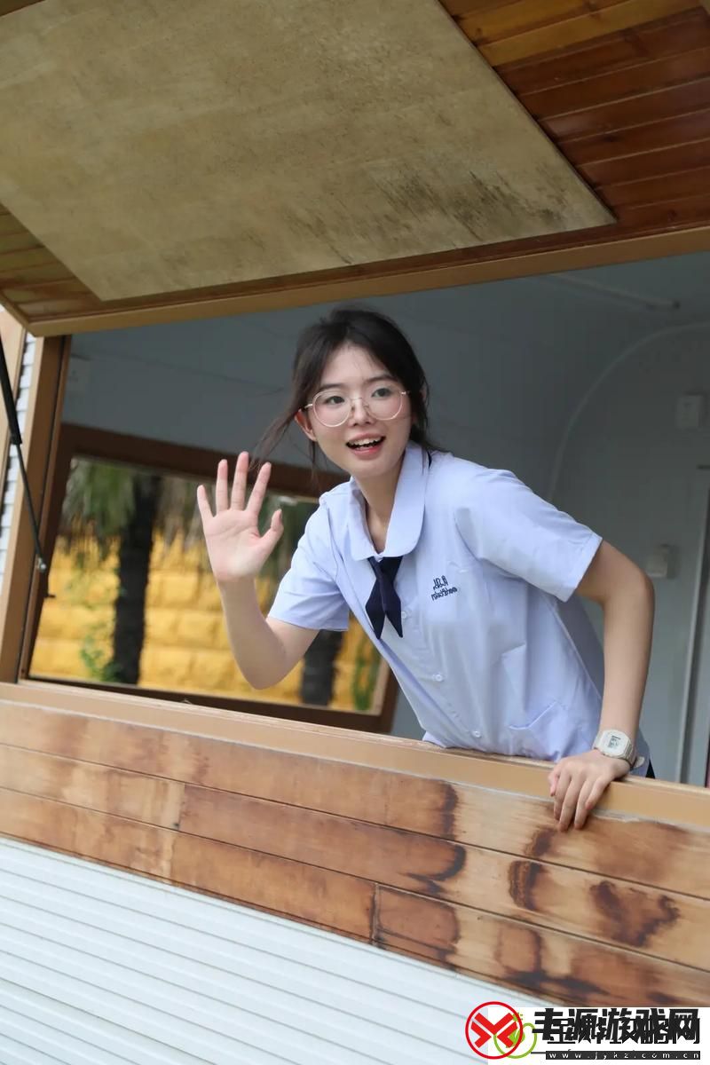 痴汉电车清纯制服女高中生bd-友热议:社会心理与公共安全