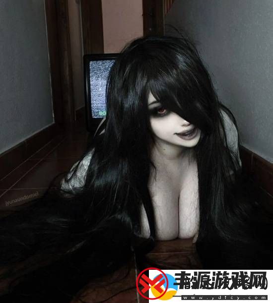 这贞子好像要压塌我的电视机-痴迷暗黑系的Coser-Jyuna