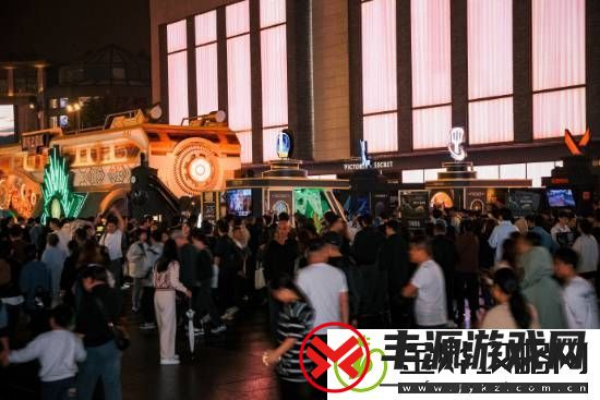 双城之战主题双层巴士登陆杭州！