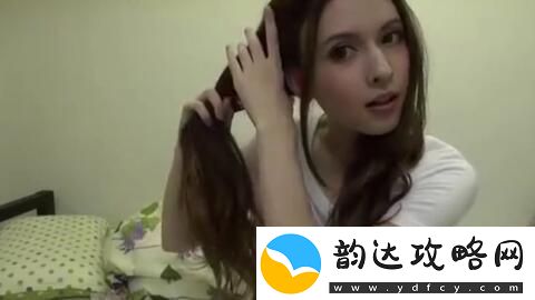 泷泽萝拉饰演女教师角色